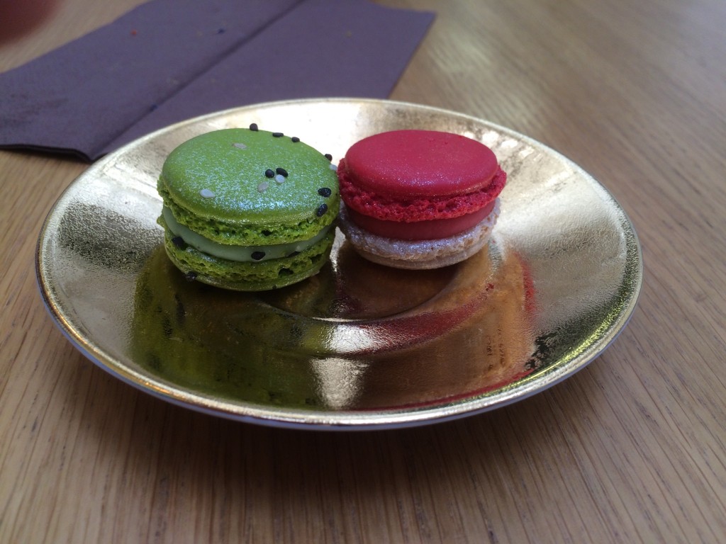 pistachio and strawberry mint macarons from Acide